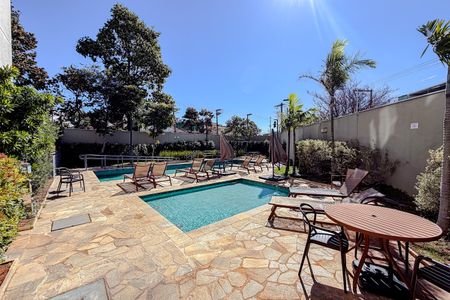 Apartamento à venda com 40m², 2 quartos e 1 vaga Apartamento à venda com 40m², 2 quartos e 1 vagaÁrea comum - Piscina