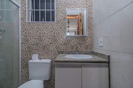 banheiro social_2 de apartamento para alugar com 1 quarto, 25m² em Bosque da Saúde, São Paulo