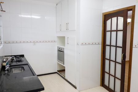 Casa para alugar com 150m², 2 quartos e 2 vagas Casa para alugar com 150m², 2 quartos e 2 vagasCozinha