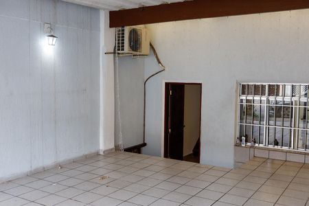 Casa para alugar com 150m², 2 quartos e 2 vagas Casa para alugar com 150m², 2 quartos e 2 vagasGaragem
