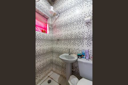 Banheiro da Suíte de casa à venda com 2 quartos, 120m² em Piratininga, Osasco
