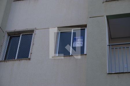 Plaquinha de apartamento à venda com 3 quartos, 71m² em Vila Jaragua, Goiânia