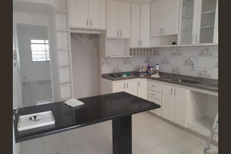 Cozinha de casa de condomínio à venda com 2 quartos, 70m² em Vila Maria Eugênia, Campinas