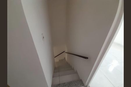Corredor de casa de condomínio à venda com 2 quartos, 70m² em Vila Maria Eugênia, Campinas