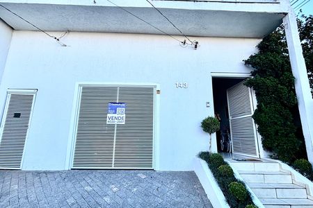 Fachada de casa à venda com 4 quartos, 390m² em Jardim Arizona, São Paulo