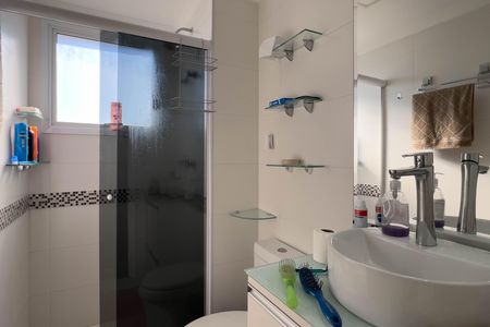 Apartamento à venda com 72m², 2 quartos e 2 vagas Apartamento à venda com 72m², 2 quartos e 2 vagasBanheiro do quarto 1
