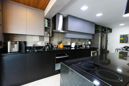 Apartamento à venda com 142m², 3 quartos e 4 vagas Apartamento à venda com 142m², 3 quartos e 4 vagasCozinha