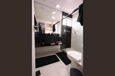 Apartamento à venda com 142m², 3 quartos e 4 vagas Apartamento à venda com 142m², 3 quartos e 4 vagasBanheiro da Suíte 3