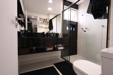 Apartamento à venda com 142m², 3 quartos e 4 vagas Apartamento à venda com 142m², 3 quartos e 4 vagasBanheiro da Suíte 3
