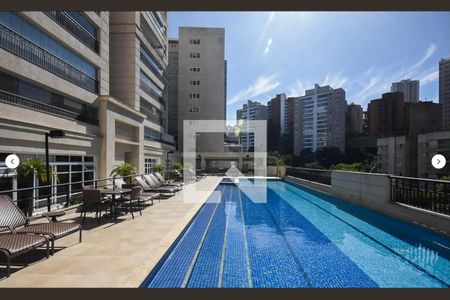 Apartamento à venda com 142m², 3 quartos e 4 vagas Apartamento à venda com 142m², 3 quartos e 4 vagasÁrea comum - Piscina