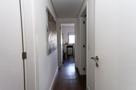 Apartamento à venda com 142m², 3 quartos e 4 vagas Apartamento à venda com 142m², 3 quartos e 4 vagascorredor