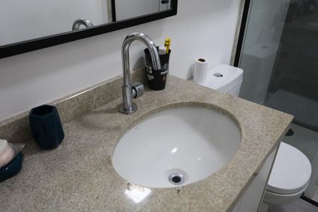 Apartamento à venda com 142m², 3 quartos e 4 vagas Apartamento à venda com 142m², 3 quartos e 4 vagasBanheiro da Suíte 1