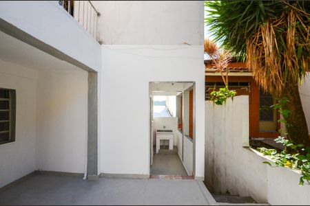 Área externa de casa para alugar com 1 quarto, 50m² em Jardim Libano, São Paulo