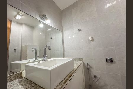 Apartamento para alugar com 68m², 2 quartos e 1 vaga