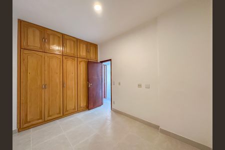 Apartamento para alugar com 68m², 2 quartos e 1 vaga