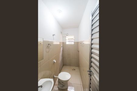 Banheiro de apartamento para alugar com 1 quarto, 35m² em Vila Jussara, Carapicuíba