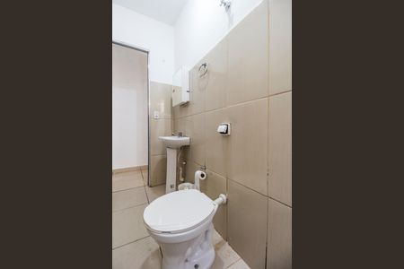 Banheiro de apartamento para alugar com 1 quarto, 35m² em Vila Jussara, Carapicuíba
