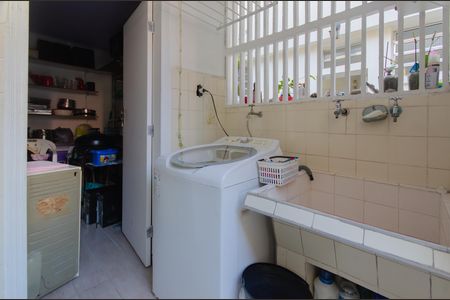 Casa à venda com 110m², 3 quartos e 2 vagas Casa à venda com 110m², 3 quartos e 2 vagasÁrea de Serviço
