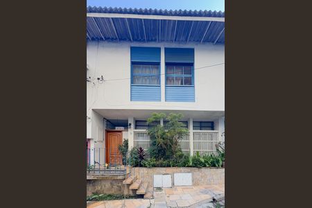 Casa à venda com 110m², 3 quartos e 2 vagas Casa à venda com 110m², 3 quartos e 2 vagasSala