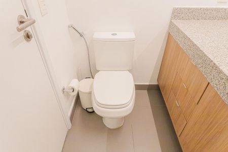 Banheiro da Suíte 1 de apartamento à venda com 2 quartos, 127m² em Jardim das Bandeiras, São Paulo