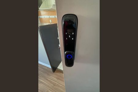 Fechadura eletrônica de apartamento para alugar com 2 quartos, 50m² em Centro, Duque de Caxias
