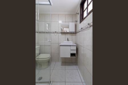 Banheiro de casa para alugar com 1 quarto, 50m² em Vila Paranagua, São Paulo