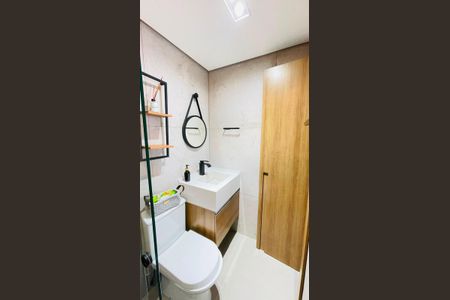 Banheiro de apartamento para alugar com 2 quartos, 39m² em Jardim Santa Paula, Cotia
