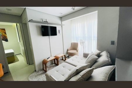 Sala de apartamento para alugar com 2 quartos, 39m² em Jardim Santa Paula, Cotia