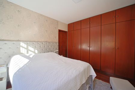 Quarto 4 de casa à venda com 4 quartos, 200m² em Vila Salete, São Paulo