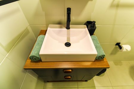Banheiro de kitnet/studio para alugar com 1 quarto, 30m² em Alto da Mooca, São Paulo