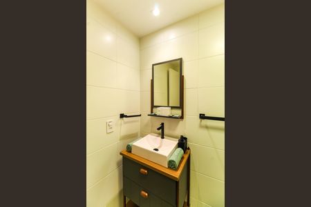 Banheiro de kitnet/studio para alugar com 1 quarto, 30m² em Alto da Mooca, São Paulo