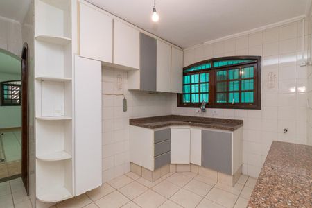 Casa para alugar com 95m², 3 quartos e 2 vagas Casa para alugar com 95m², 3 quartos e 2 vagasCozinha