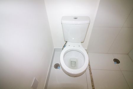 Banheiro de kitnet/studio à venda com 1 quarto, 30m² em Vila Cordeiro, São Paulo