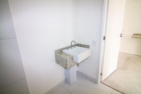 Banheiro de kitnet/studio à venda com 1 quarto, 30m² em Vila Cordeiro, São Paulo