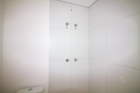 Banheiro de kitnet/studio à venda com 1 quarto, 30m² em Vila Cordeiro, São Paulo