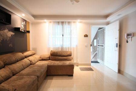 Casa para alugar com 3 quartos, 400m² em Jardim Mitsutani, São Paulo
