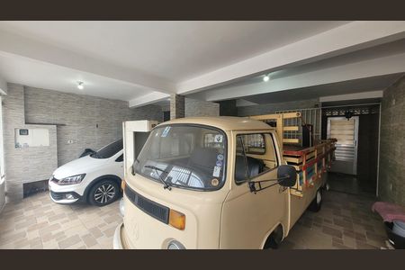Garagem de casa à venda com 3 quartos, 200m² em Jardim Nove de Julho, São Paulo