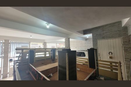 Garagem de casa à venda com 3 quartos, 200m² em Jardim Nove de Julho, São Paulo