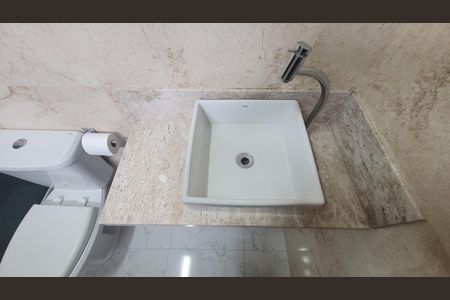 Banheiro 2 de casa à venda com 3 quartos, 200m² em Jardim Nove de Julho, São Paulo
