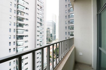 Varanda de kitnet/studio para alugar com 1 quarto, 22m² em Jardim das Acacias, São Paulo