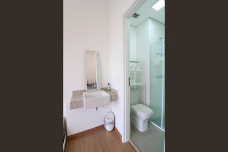Banheiro de kitnet/studio para alugar com 1 quarto, 22m² em Jardim das Acacias, São Paulo