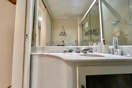 Banheiro  de apartamento à venda com 2 quartos, 112m² em Gávea, Rio de Janeiro