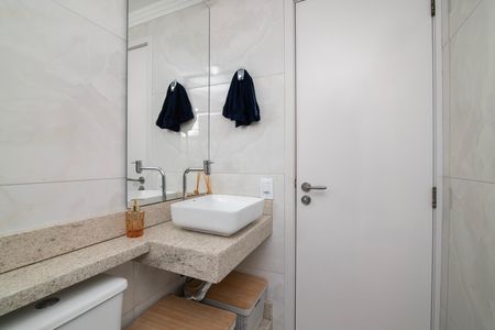 Apartamento à venda com 57m², 2 quartos e 1 vaga Apartamento à venda com 57m², 2 quartos e 1 vagaBanheiro