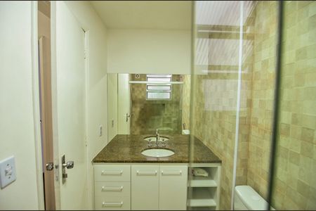 Apartamento para alugar com 105m², 3 quartos e 1 vaga Apartamento para alugar com 105m², 3 quartos e 1 vagaBanheiro Social