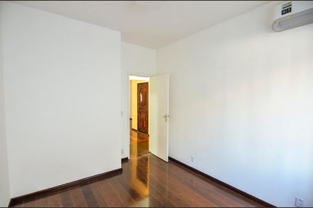 Apartamento para alugar com 105m², 3 quartos e 1 vaga Apartamento para alugar com 105m², 3 quartos e 1 vagaQuarto 2