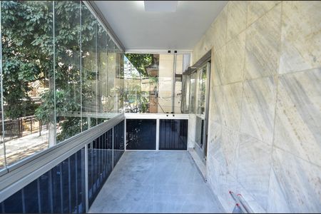 Apartamento para alugar com 105m², 3 quartos e 1 vaga Apartamento para alugar com 105m², 3 quartos e 1 vagaSala