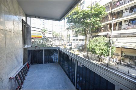 Apartamento para alugar com 105m², 3 quartos e 1 vaga Apartamento para alugar com 105m², 3 quartos e 1 vagaSala