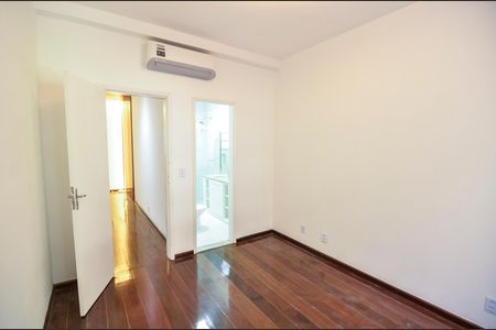 Apartamento para alugar com 105m², 3 quartos e 1 vaga Apartamento para alugar com 105m², 3 quartos e 1 vagaSuíte