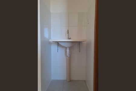 Apartamento para alugar com 46m², 2 quartos e sem vaga Apartamento para alugar com 46m², 2 quartos e sem vagaBanheiro