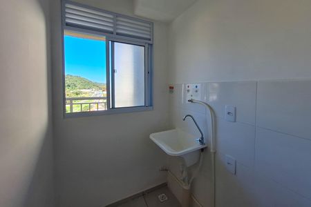 Área de Serviço de apartamento para alugar com 2 quartos, 46m² em Rio do Ouro, São Gonçalo
